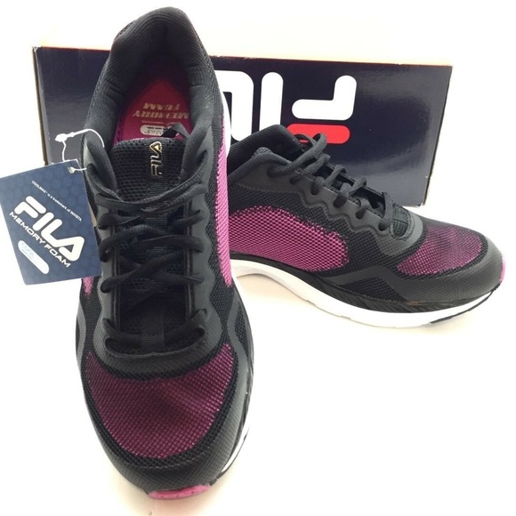 **SOLD**  Womens FILA Tennis Running Shoes Sneaker - Picture 4 of 8